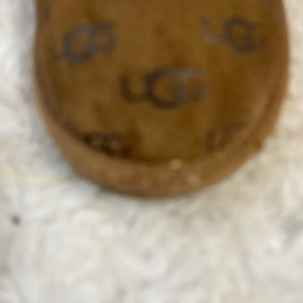 UGG Classic Mini II Embossed Chestnut Suede Sheepskin Lined Ankle Boots girl SZ4